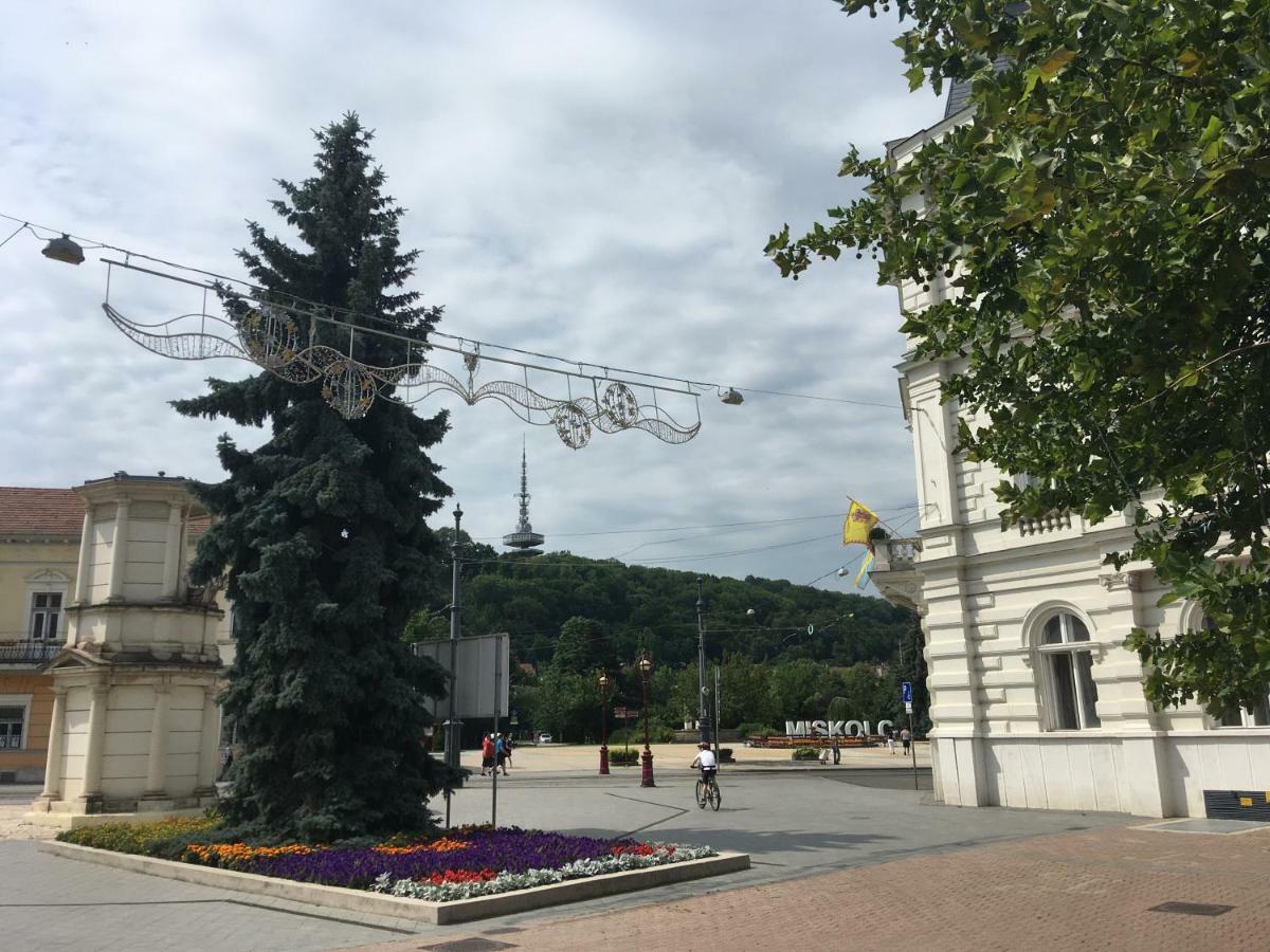 Mse Apartman Мішкольц Екстер'єр фото