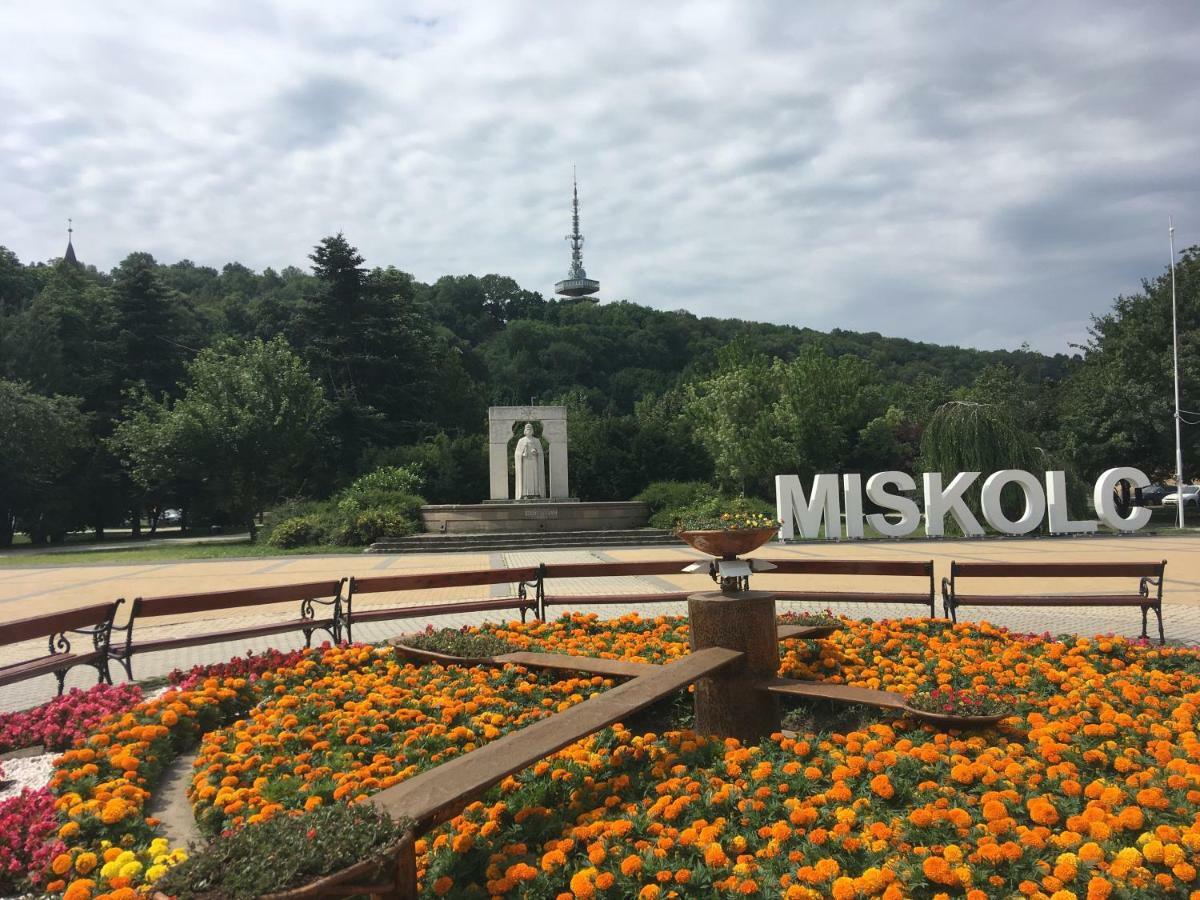 Mse Apartman Мішкольц Екстер'єр фото